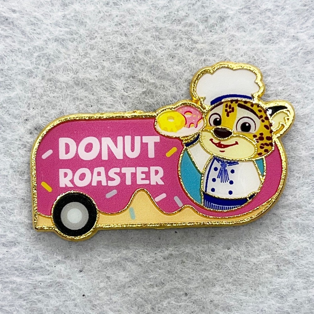 🔮 5/$25 Disney Zootopia Benjamin Clawhauser My Dream Job Donut Roaster Pin